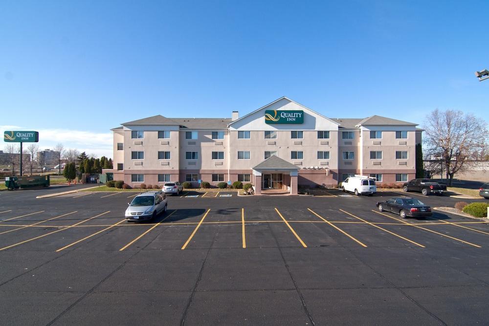 Quality Inn Brooklyn Center Exterior photo
