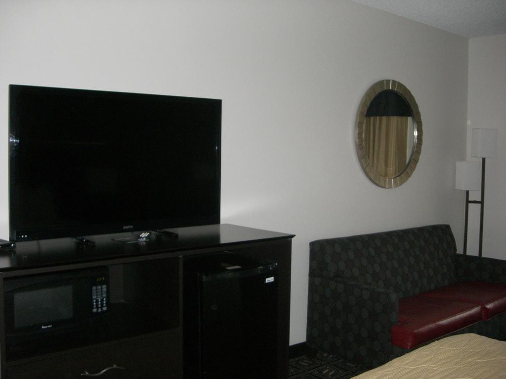 Quality Inn Brooklyn Center Exterior photo