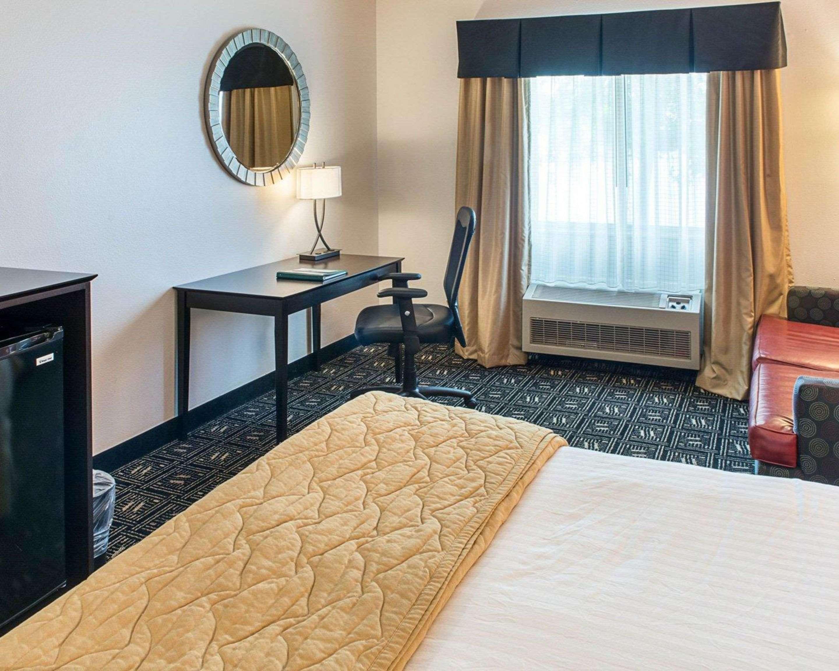 Quality Inn Brooklyn Center Exterior photo