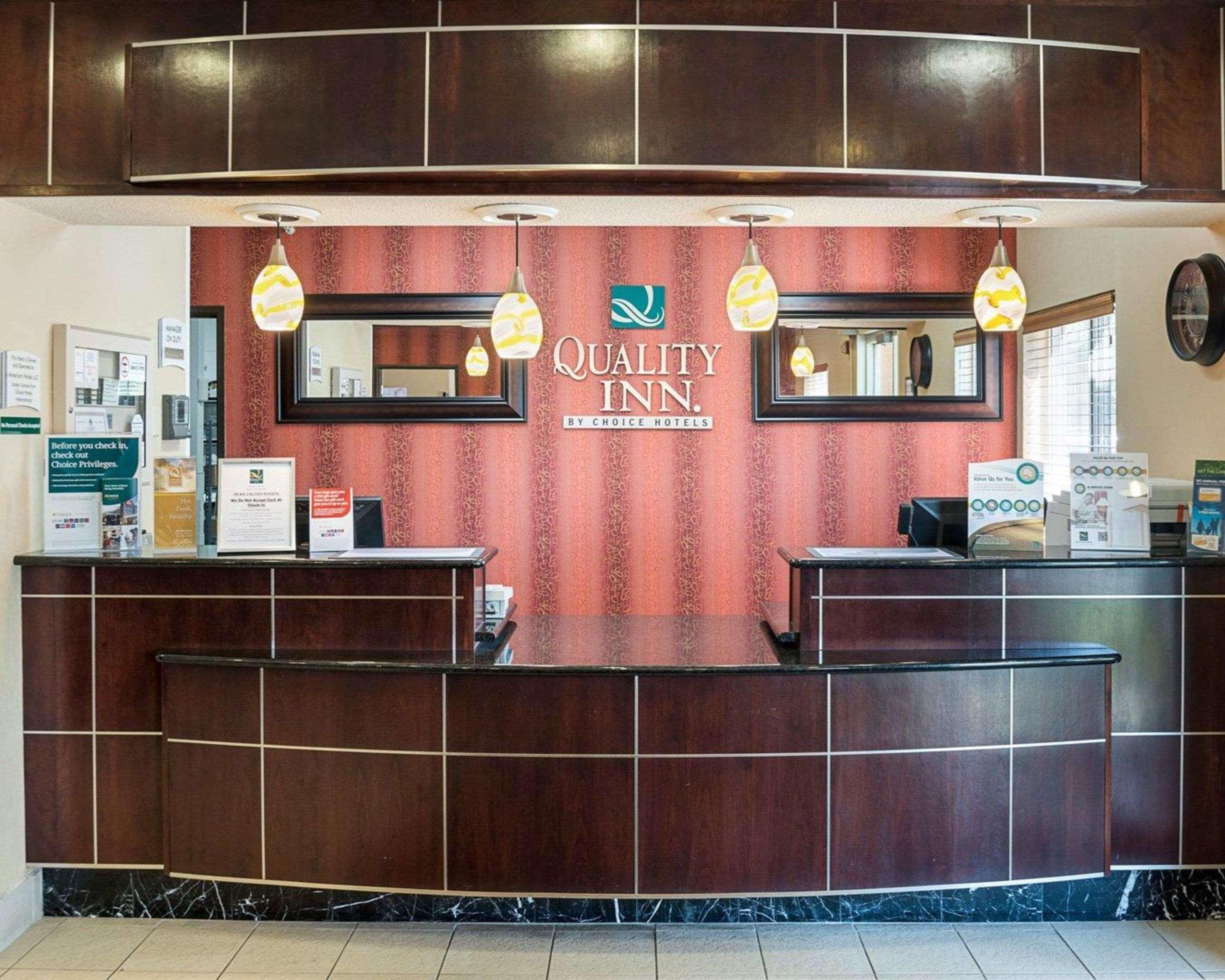 Quality Inn Brooklyn Center Exterior photo