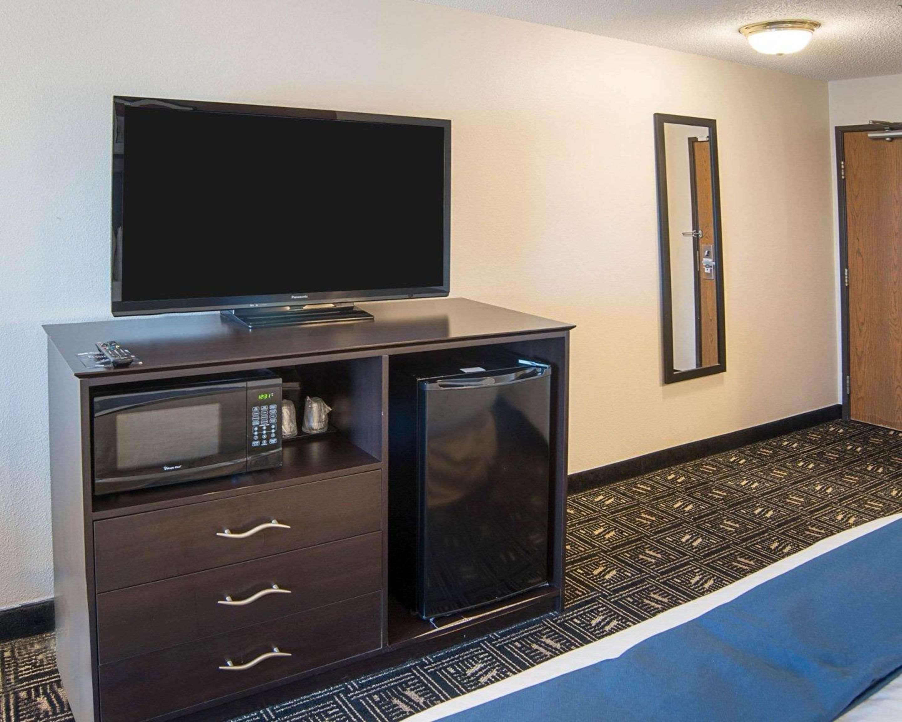 Quality Inn Brooklyn Center Exterior photo