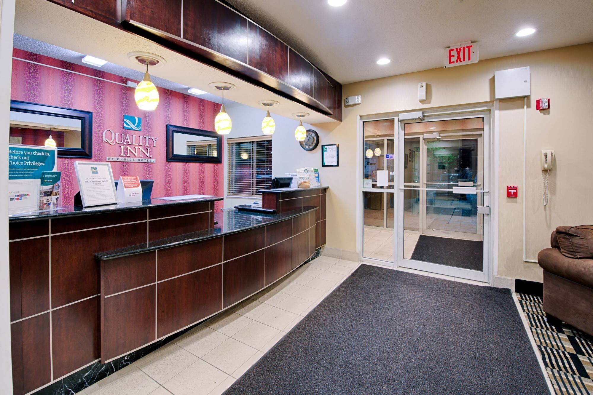 Quality Inn Brooklyn Center Exterior photo